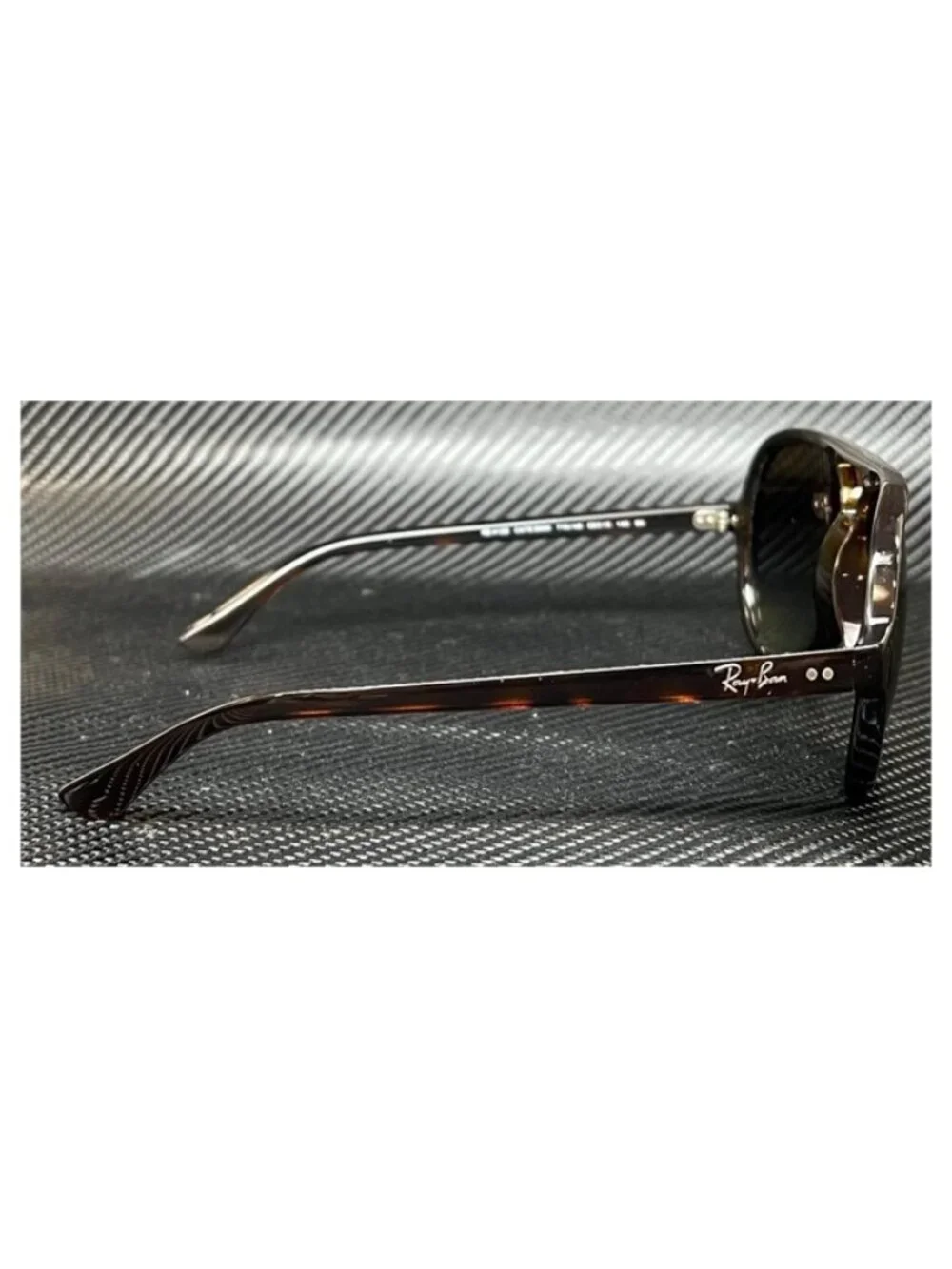 Ray-Ban new tags